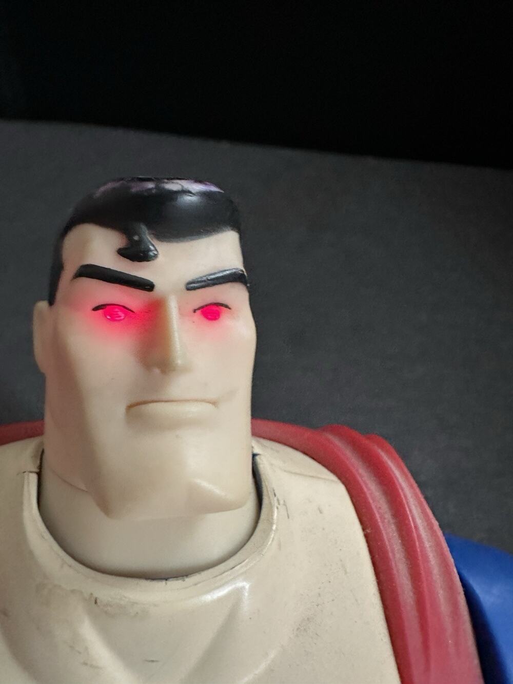2004 DC Comics Superman 12” Electronic Action Figure Light Up Eyes Moving Cape
